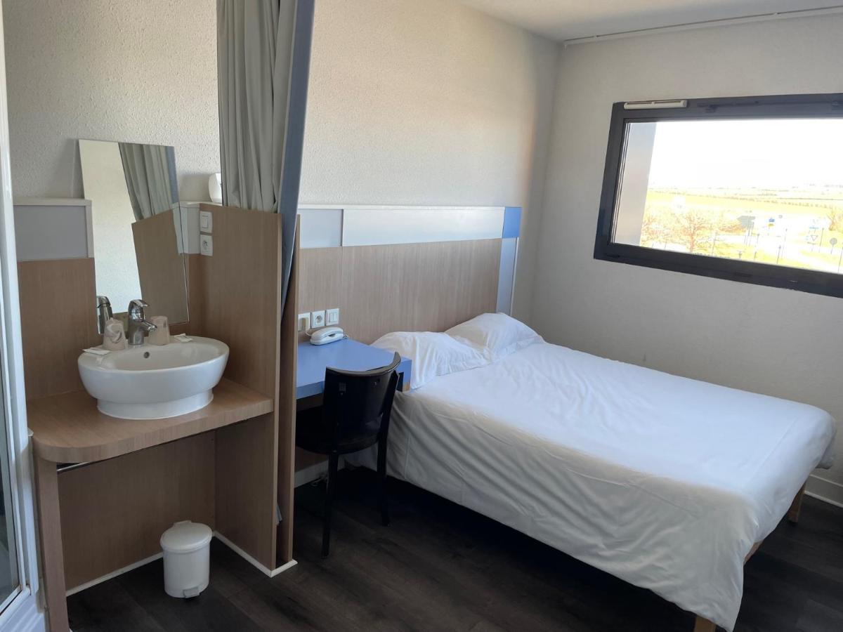 The Originals Access, Hotel Millau Sud LʼHospitalet-du-Larzac Exteriör bild