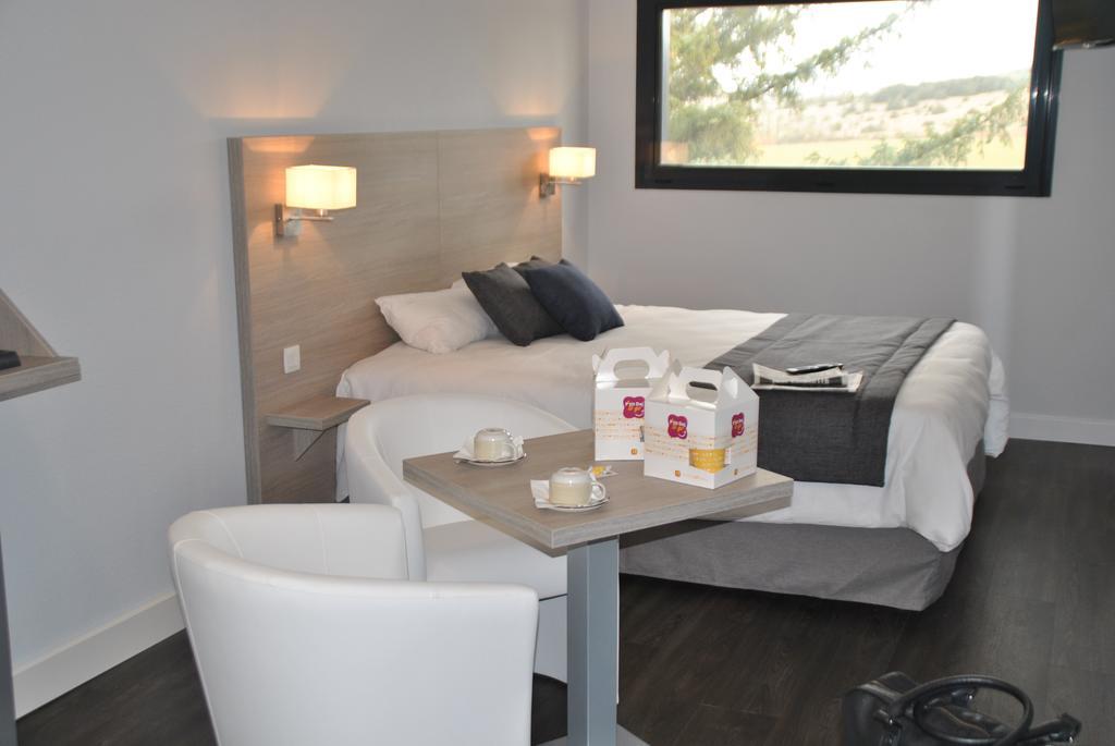 The Originals Access, Hotel Millau Sud LʼHospitalet-du-Larzac Exteriör bild